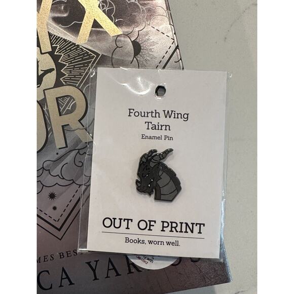 Onyx Storm Rebecca Yarros Target Exclusive Limited Edition Hardcover New W/PIN - Picture 2 of 11